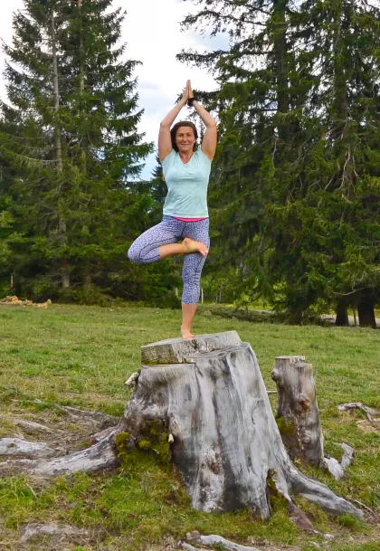 Kristina Varnaite Yogalehrerein in der Natur